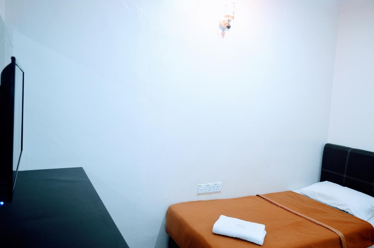 Gest Inn Hotel Kota Tinggi Bagian luar foto