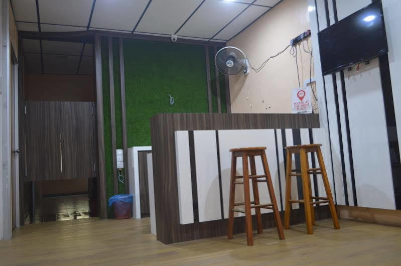 Gest Inn Hotel Kota Tinggi Bagian luar foto