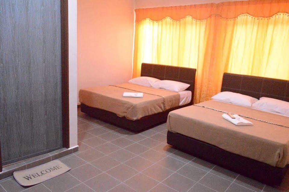 Gest Inn Hotel Kota Tinggi Bagian luar foto