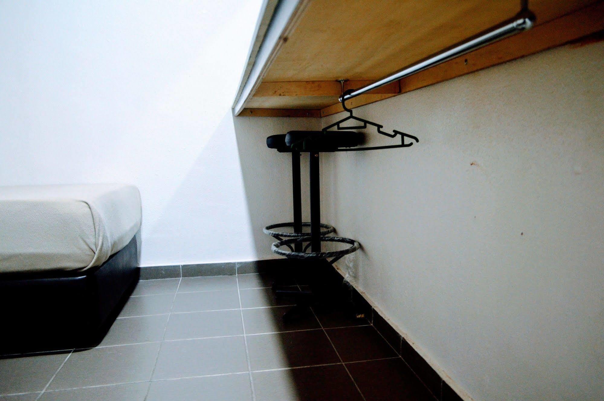 Gest Inn Hotel Kota Tinggi Bagian luar foto