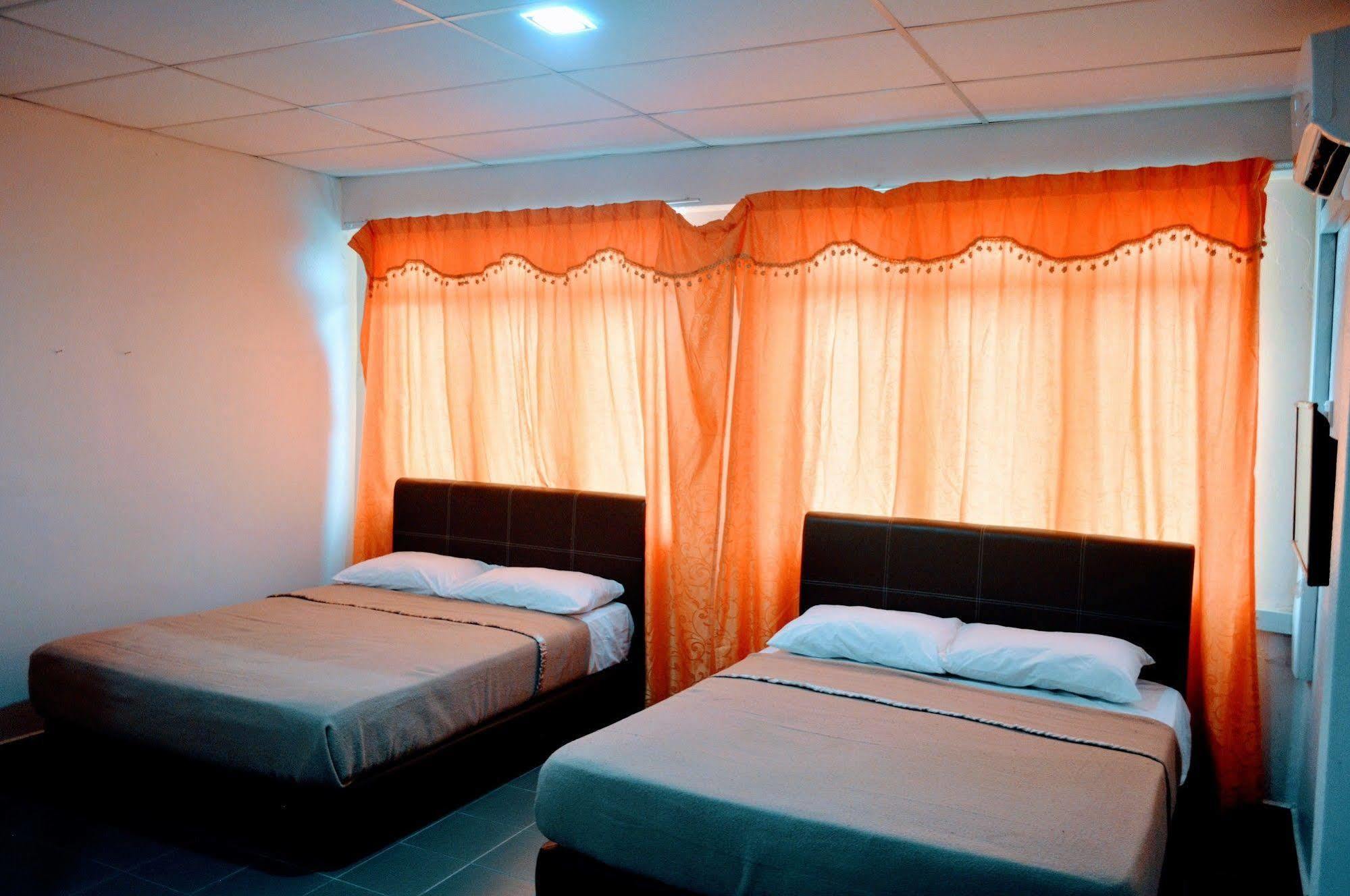 Gest Inn Hotel Kota Tinggi Bagian luar foto